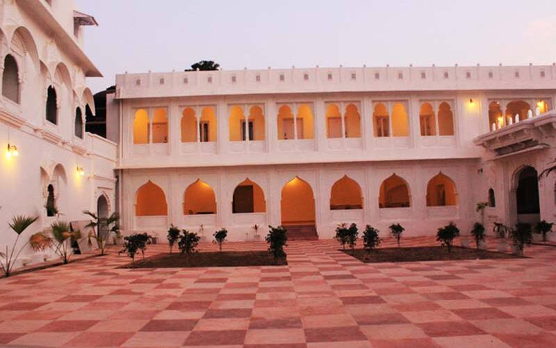 Dera Khairwa - The Fort Palace, Pali 1